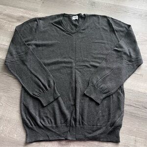 Old Navy Gray V-Neck Sweater with Ribbed Cuffs